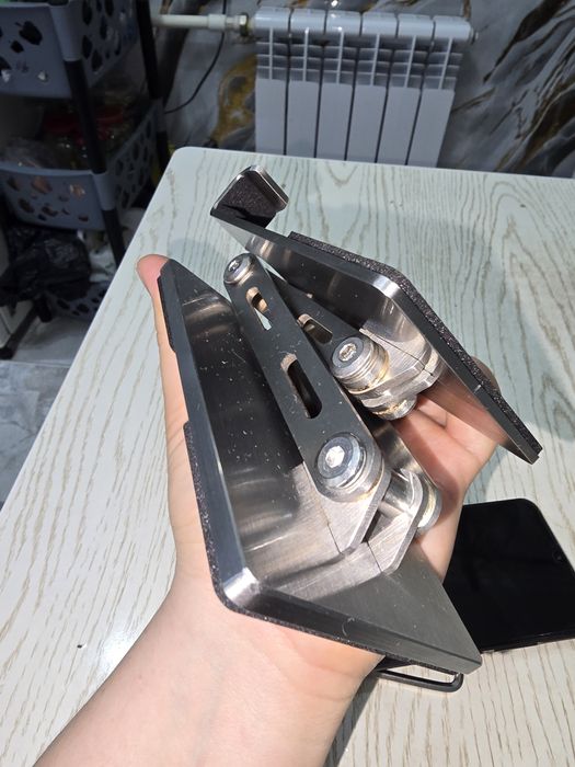 Подставка Держатель Телефона Планшета из нержавеющей стали весом 1 кг