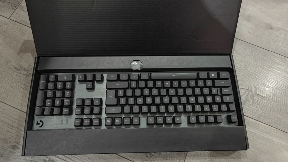 Tastatura Logitech G413 Carbon Red