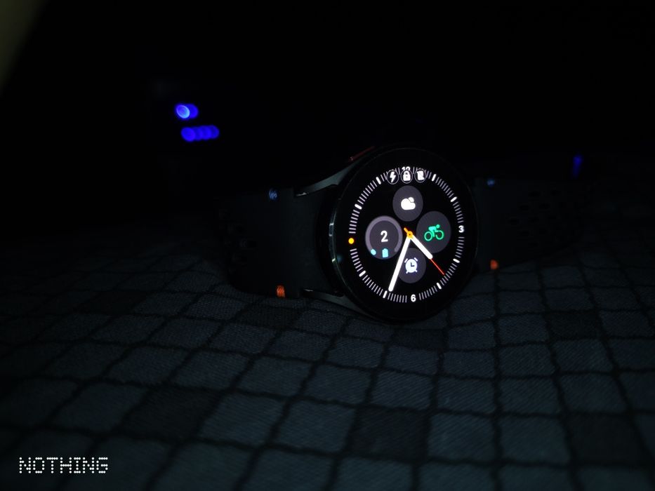 Samsung galaxy watch 4 40mm + зарядка