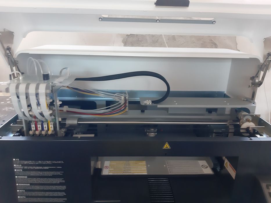 Цветен принтер и сушилня за печат върху текстил