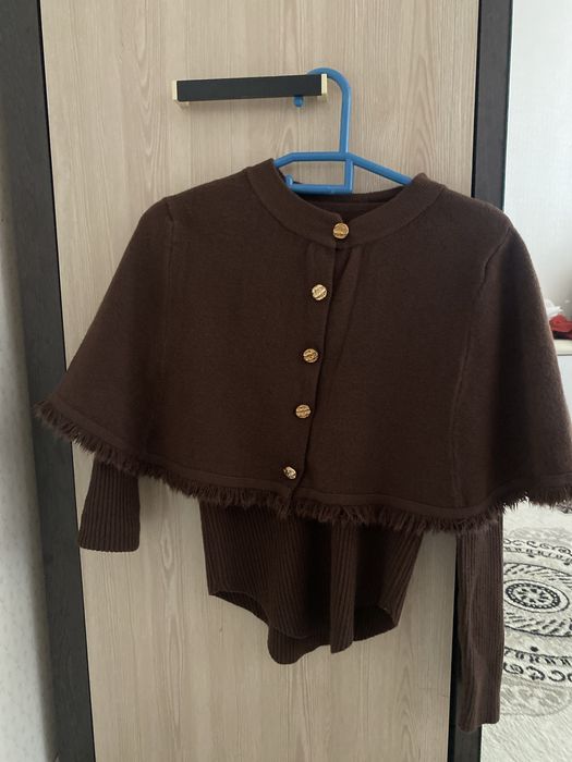 вещи 1раз ношенные есть которые и не носились