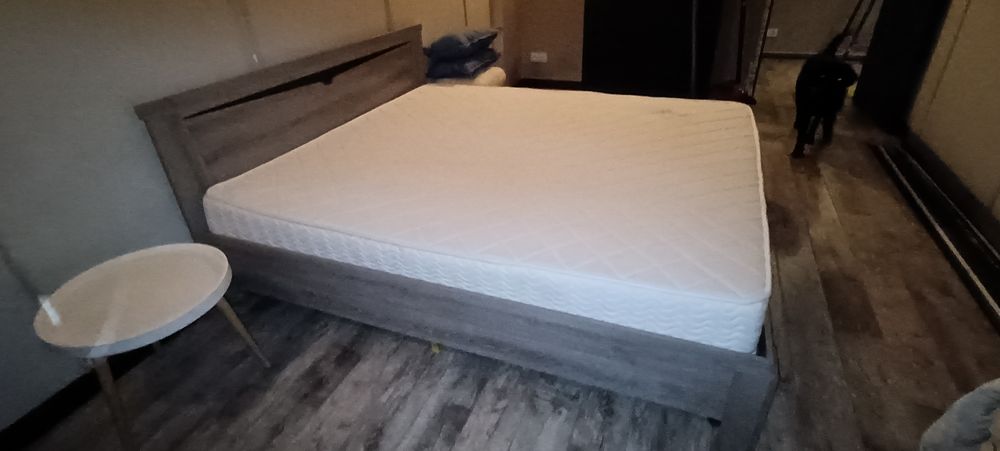 Кровать с матрасом  2 - 1.80