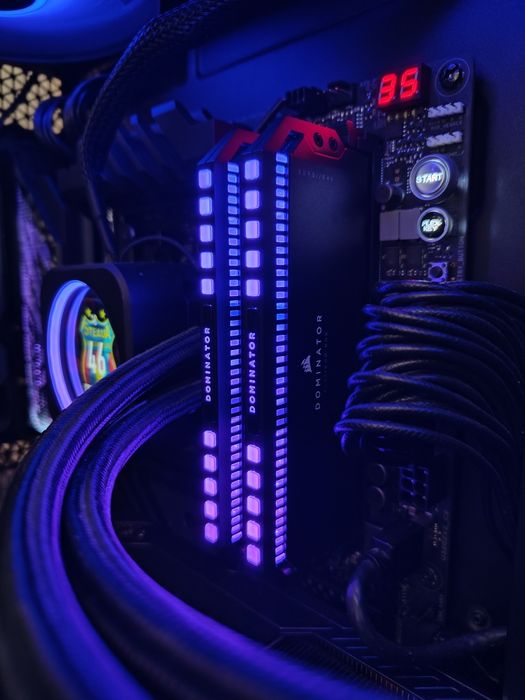 Memorie RAM  DDR5 64 GB 2x32 Corsair Dominator 6600 Mhz CL32 garanție