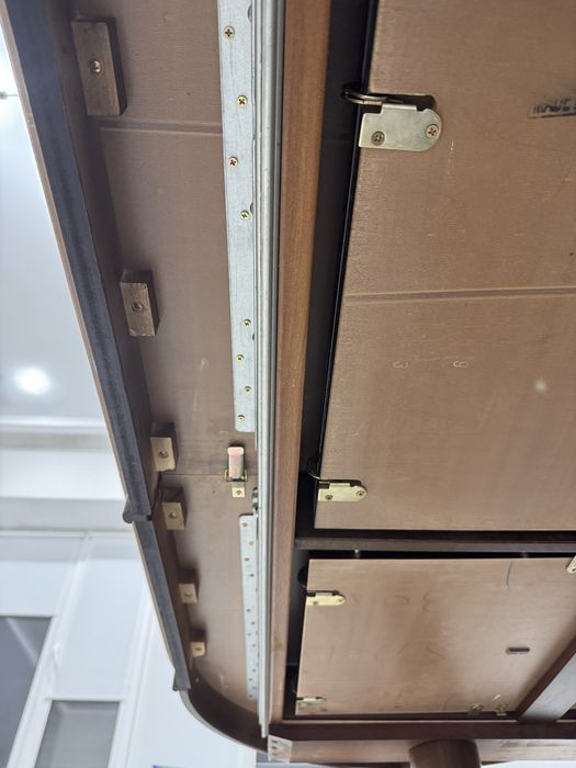 Продаю стол для зала