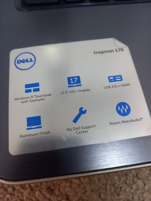 Laptop del 17,i5 ,ram 8gb,video 2gb ,bqterie  3 ore