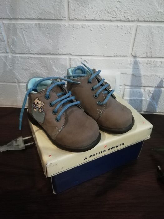 Бебешки обувки за момче