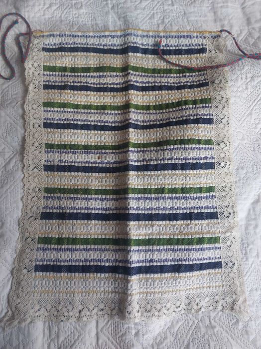 Автентични престилки за носия