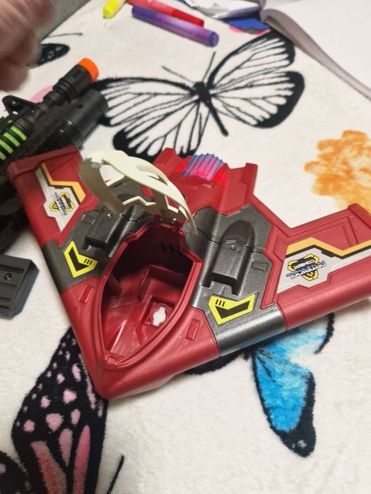 Jucarii mitraliera si avion