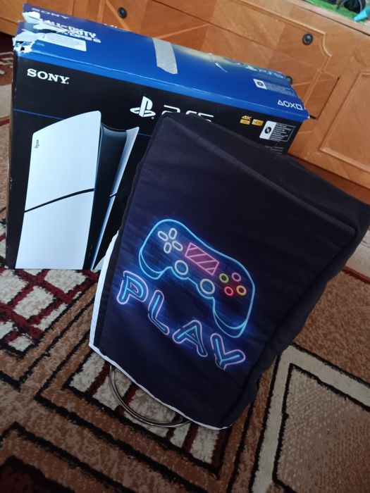 Vând PS 5 Slim cu disk
