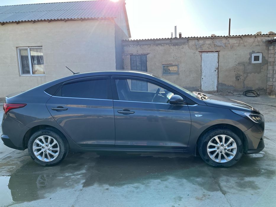 Hundai accent машин