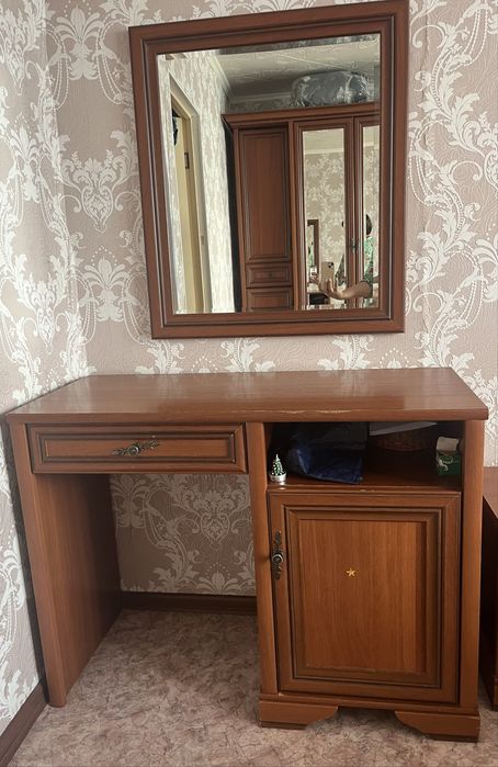 Продам гарнитур.