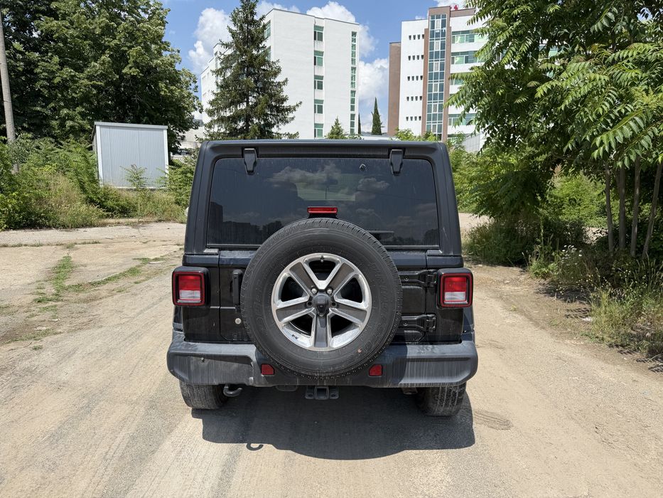 Jeep Wrangler Sahara 2018 за части !!