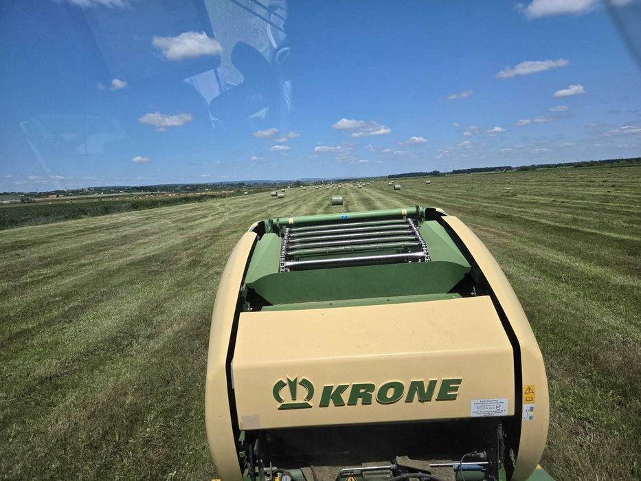 Prestari servicii balotat paie, lucerna, fan, porumb - Krone Fortima V1500