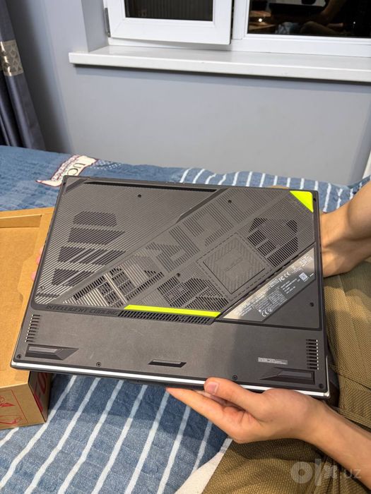 Asus Rog Strix | Ryzen 9 9955HX3D | RTX 5070 Ti | 16gb DDR5 | 1TB SSD