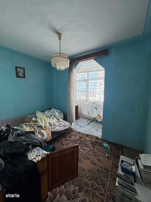 De vanzare apartament cu 4 camere, 2 bai si 2 balcoane, etajul 1, 70mp