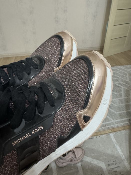 Кроссовки майкл корс