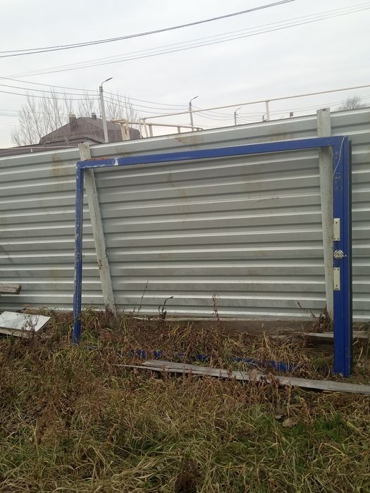 Продам двери алюминиевые