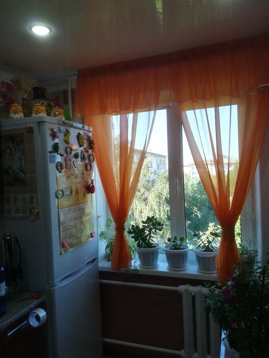Шторы  на  кухню