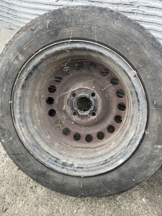 2бр гуми с железни джанти 14ки