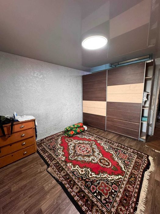 срочно продам 1 ком квартиру 9300