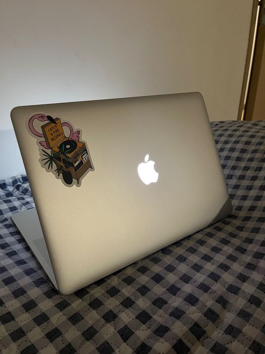 MacBook Pro (Retina, 15-inch, Mid 2015)