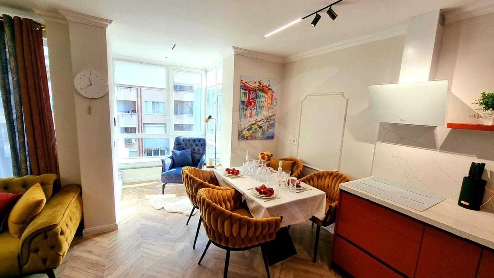 Продава се Тристаен апартамент в Пловдив, Каменица 1 - 85 кв.м за 3353 €/кв.м - Снимка #10