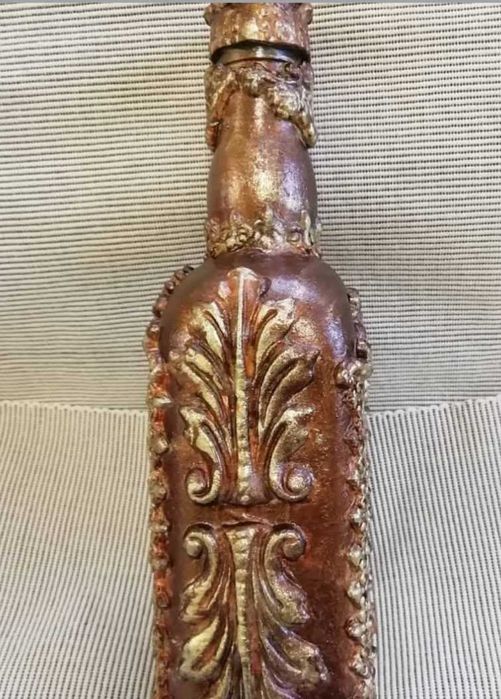 Ръчно декорирана бутилка