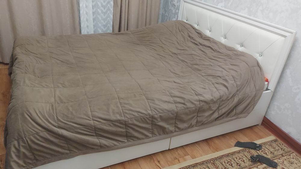 Продам 2х  спальную кровать