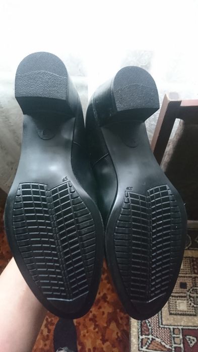 Продам женские туфли