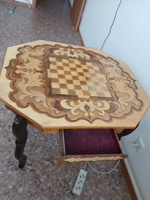 Стол дерево нарезной