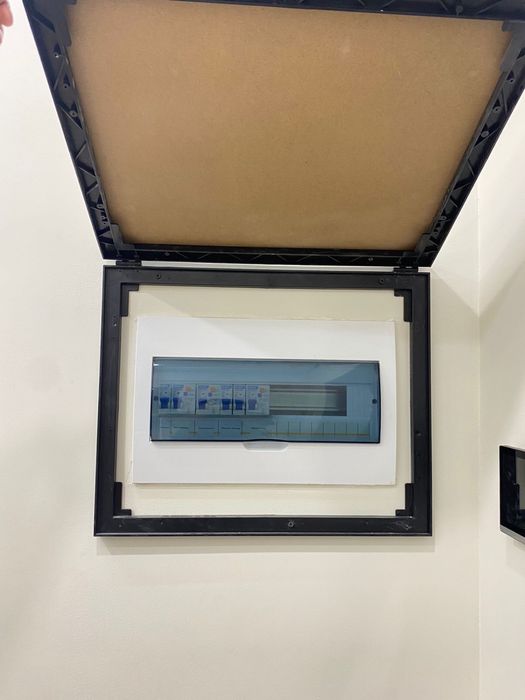 Декобокс картина доя скрытия щитка