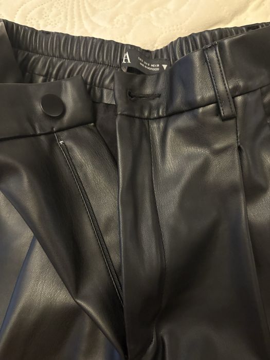 Кожен панталон Zara с висока талия