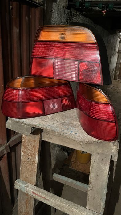 Продам задние фонари бмв е 39