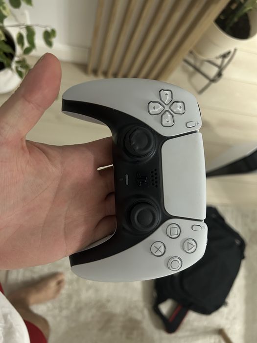 Ps5 digital cu o maneta