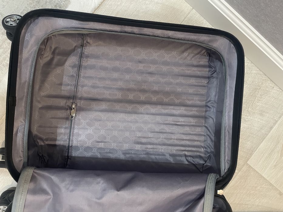 Чемодан маленького размера