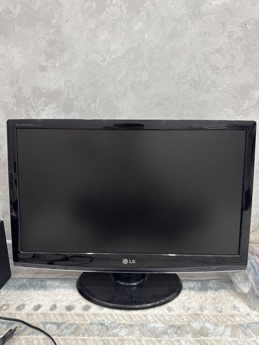 Монитор компьтерный 27’ 60герц