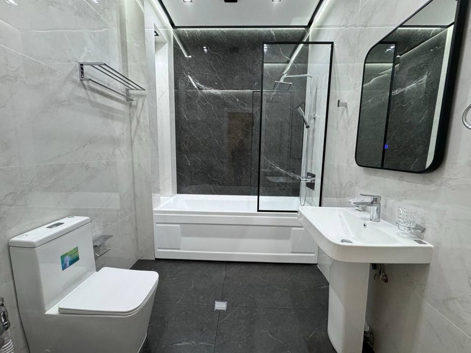 Продается дом с 7 комнатами площадью 3,8 соток на Бульваре