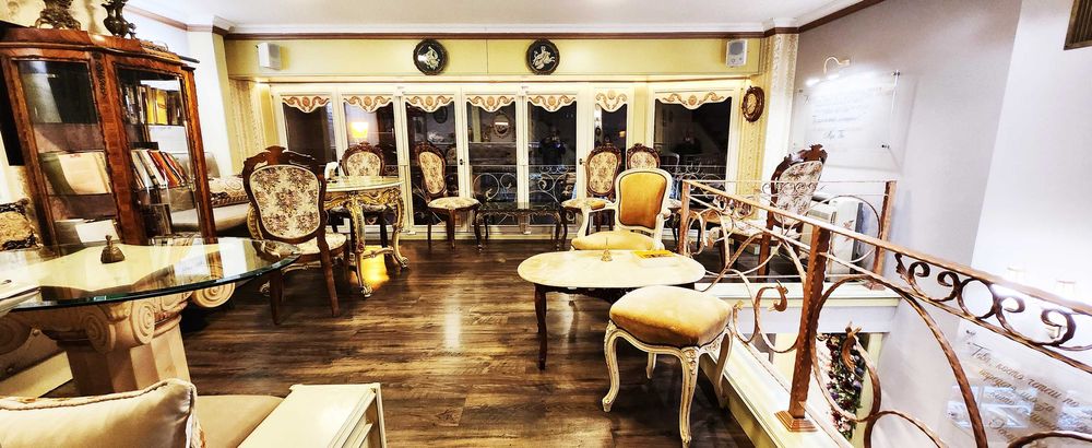 Елегантна колекция от барокови мебели