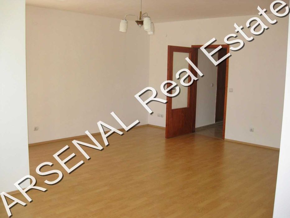 Дава се под наем Тристаен апартамент в София, Младост 1 - 108 кв.м за 670 € - Снимка #1