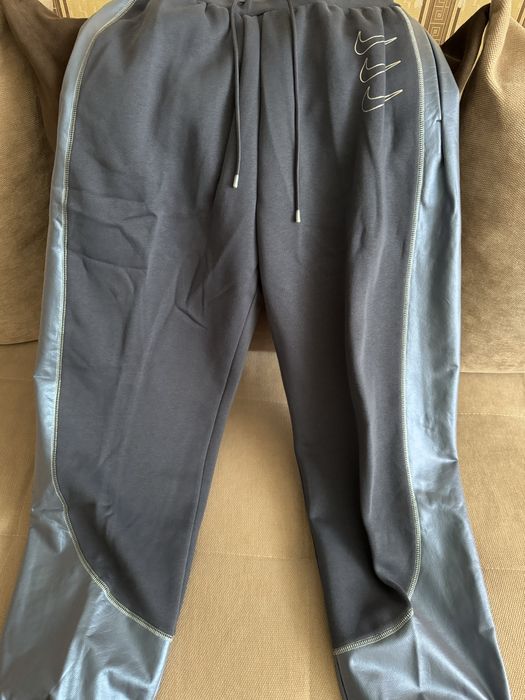 Спортивные брюки