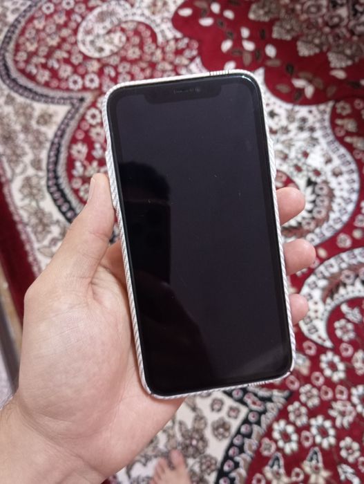 iPhone 11 sotiladi."