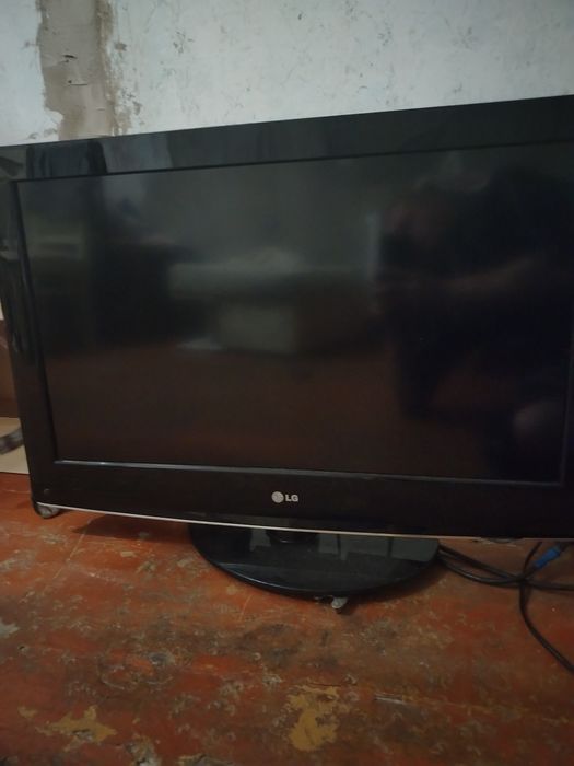 Продам телевизор LG