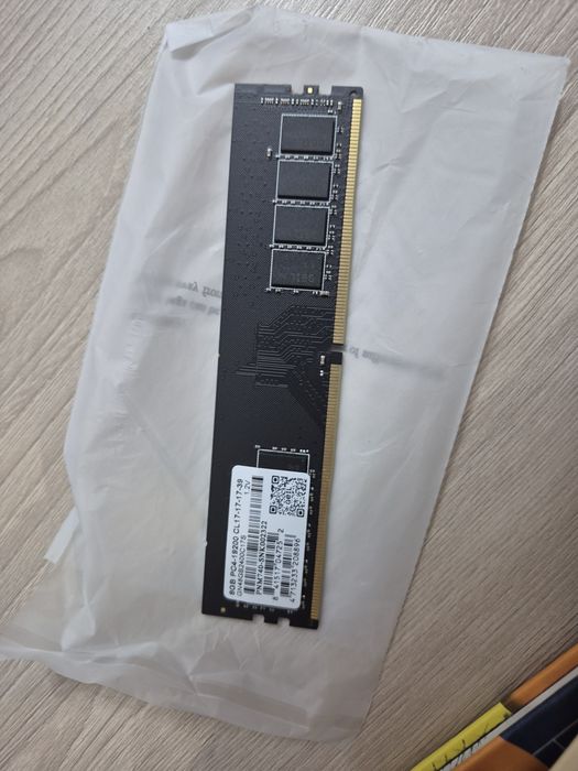 DDR4, 8 GB 2400 MHZ