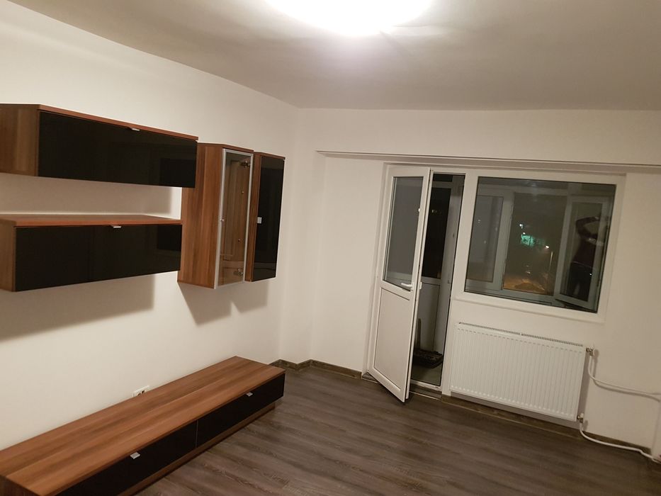 Apartament cu 2 Camere Zona centrala . Langa Scoala 10