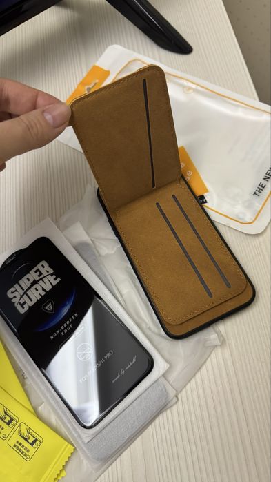 Чехол и стекло на IPHONE XS