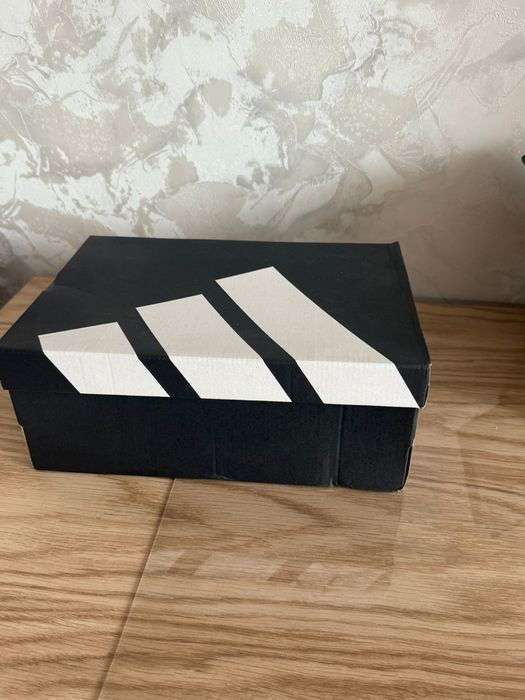 Продам стильные кеды Adidas (оригинал)