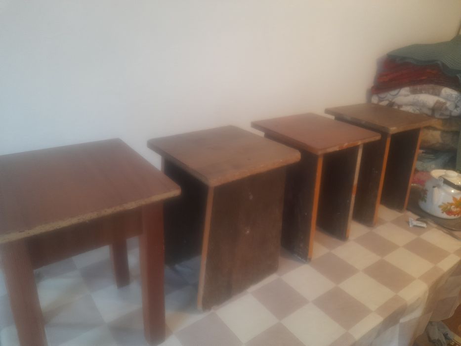 Стол табуретки...