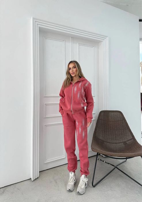 Дамски ватирани екипи