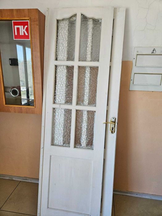 Продам деревянные, (пластиковые) двери, окна