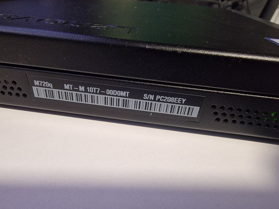 Mini PC Lenovo ThinkCentre M720q i5 Gen 9 / 8GB / SSD / Win 11 Pro Licențiat